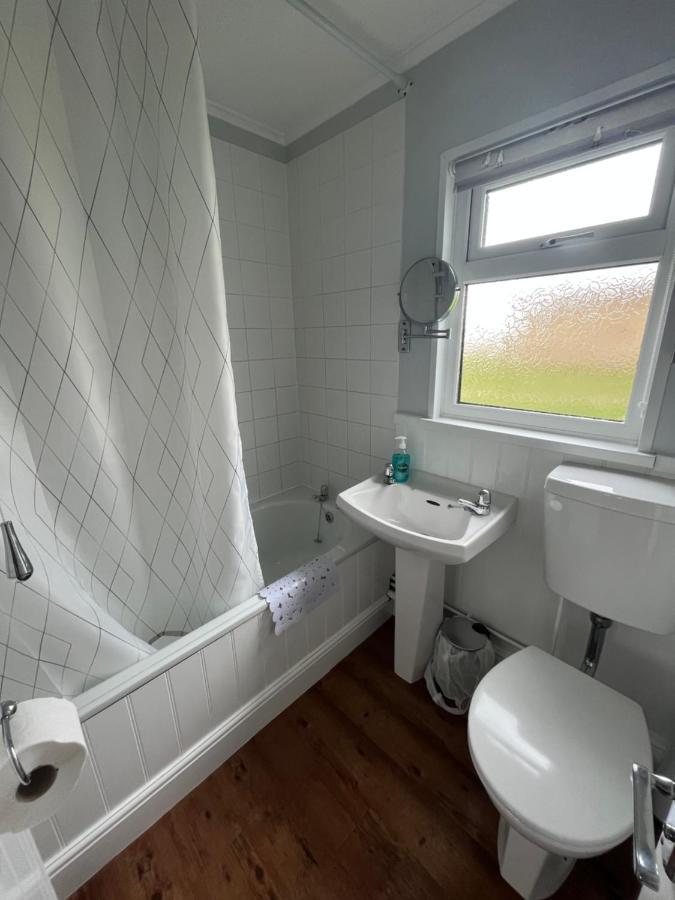 Beachcomber Sunbeach: Pet-Friendly Chalet with Club Access Scratby Exterior photo